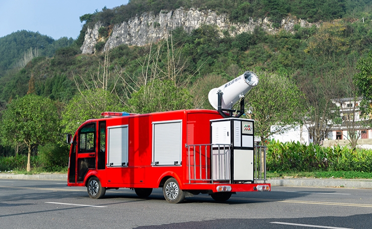 2座除塵車，道路降塵霧炮車